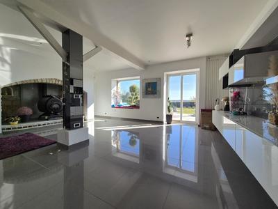 Maison - 245 m² - 7 pièces