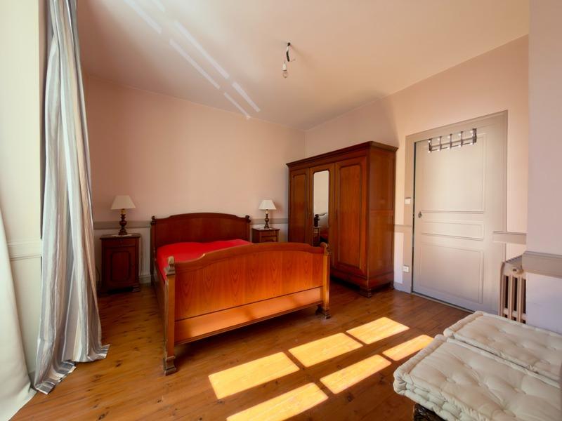 Maison - 265 m² - 14 pièces