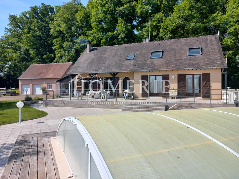 Propriété - 138 m² - 8 pièces