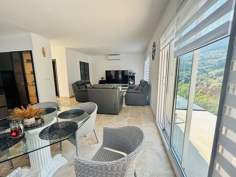 Villa - 110 m² - 4 pièces