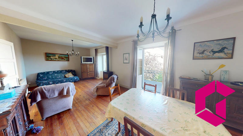 Maison ancienne - 209 m² - 8 pièces