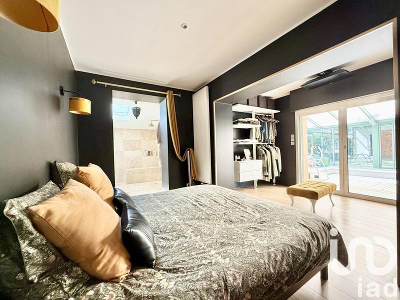 Maison - 300 m² - 7 pièces