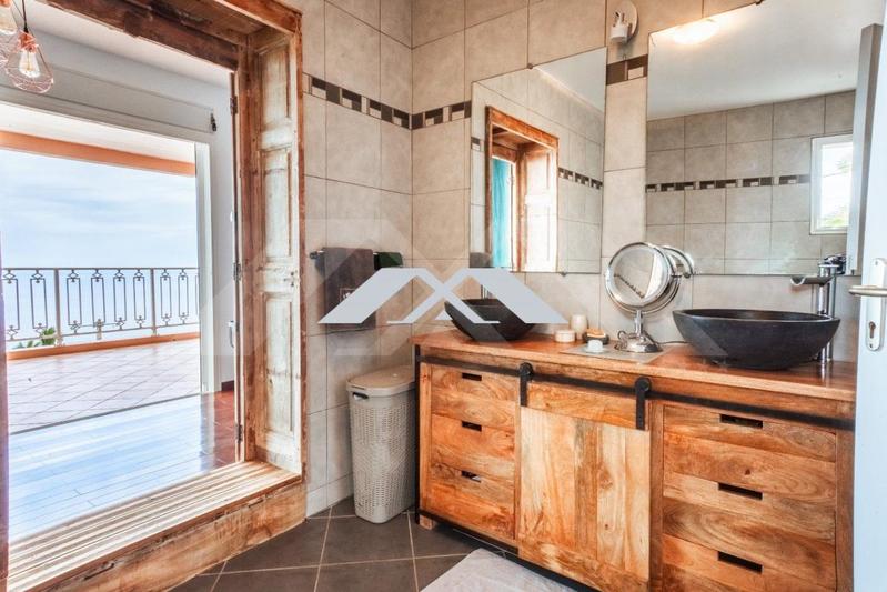 Villa - 211 m² - 7 pièces