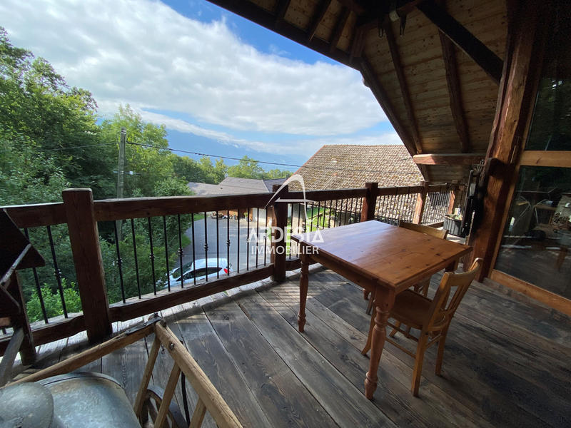 Maison - 250 m² - 8 pièces