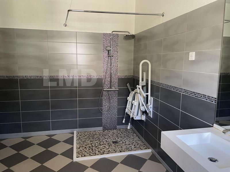 Maison en pierre - 99 m² - 5 pièces