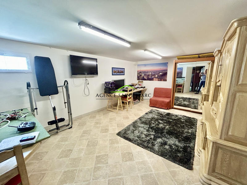 Maison - 180 m² - 5 pièces