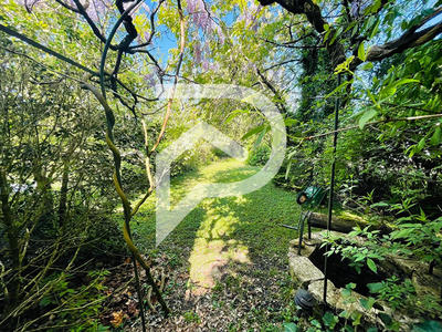 Maison - 294 m² - 11 pièces