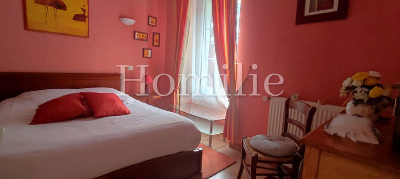 Maison - 386 m² - 9 pièces