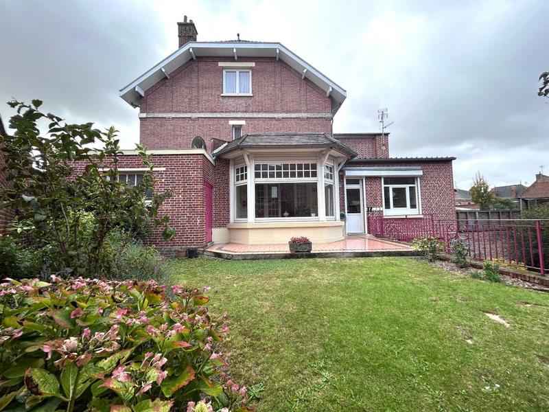 Maison - 214 m² - 7 pièces