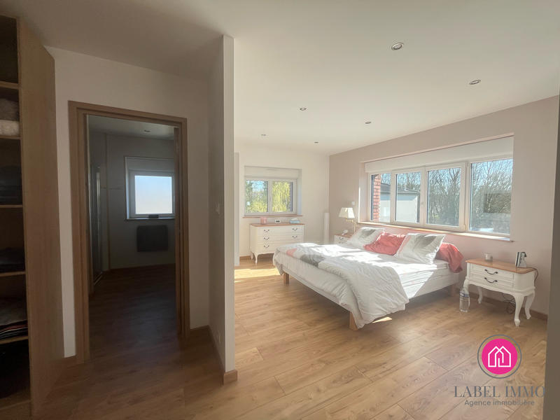 Maison - 230 m² - 6 pièces