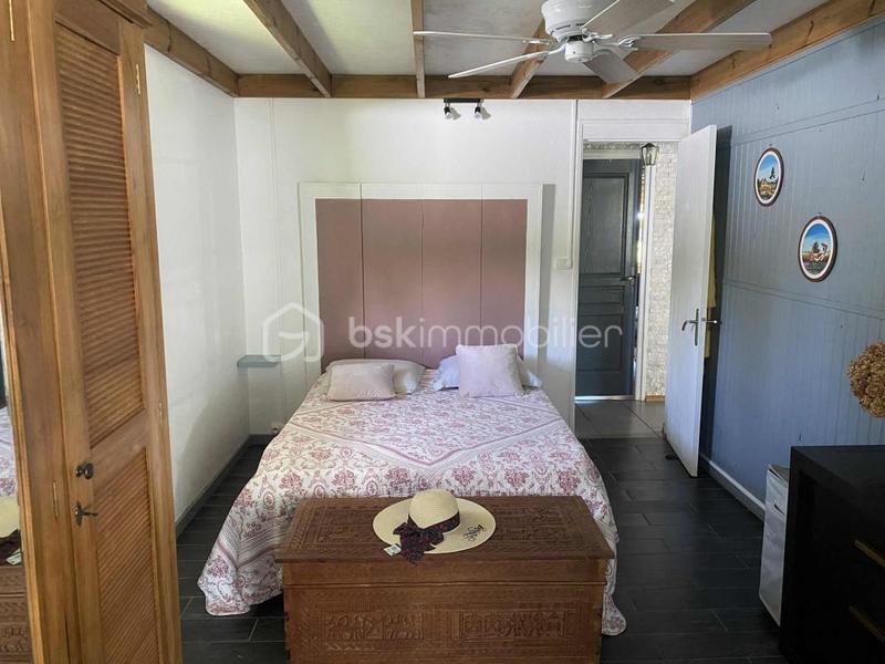 Maison - 1 186 m² - 3 pièces