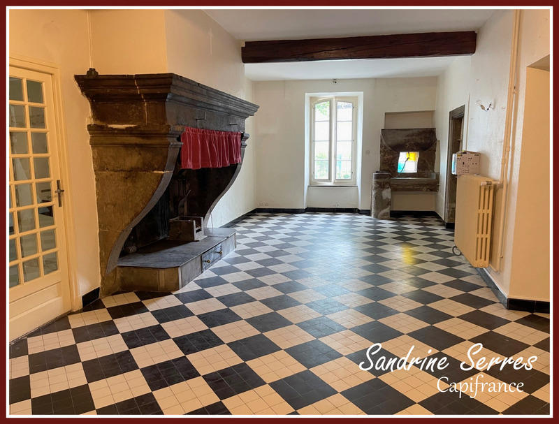 Maison de village - 299 m² - 8 pièces