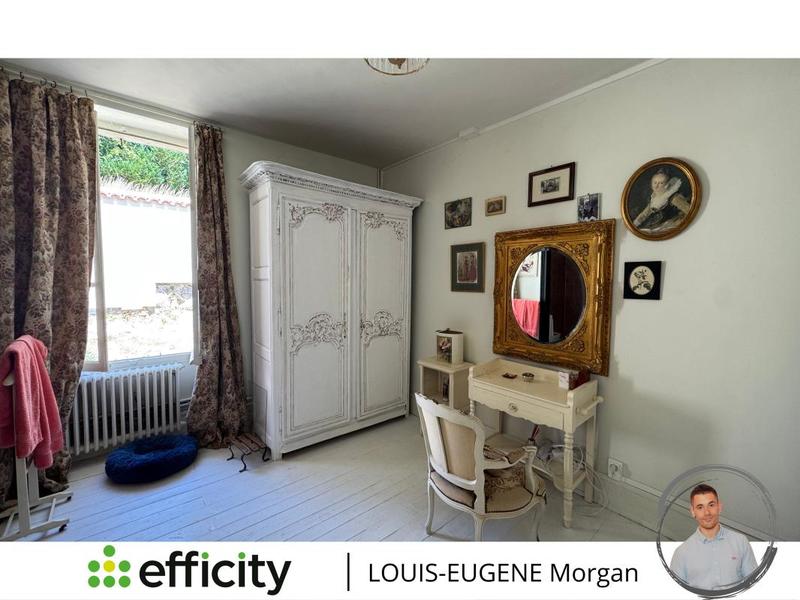 Demeure - 235 m² - 10 pièces