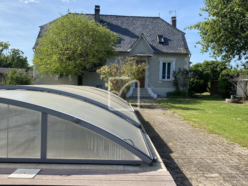 Maison - 168 m² - 9 pièces