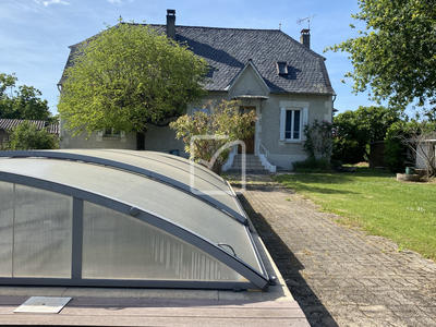 Maison - 168 m² - 9 pièces