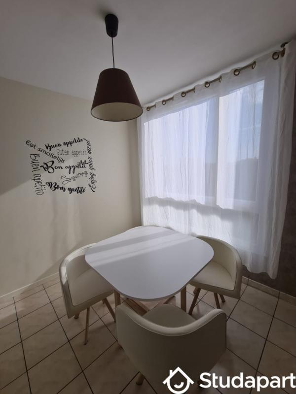 Chambre - 9 m² - 1 pièce