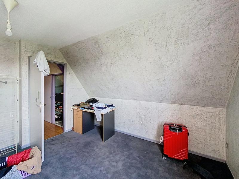 Appartement - 94 m² - 5 pièces