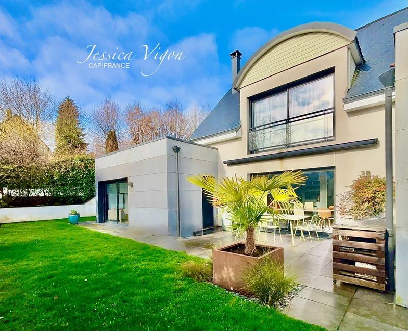 Maison - 194 m² - 6 pièces