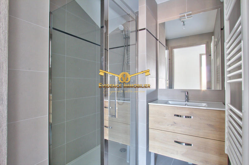 Appartement - 105 m² - 4 pièces