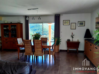 Villa - 196 m² - 7 pièces