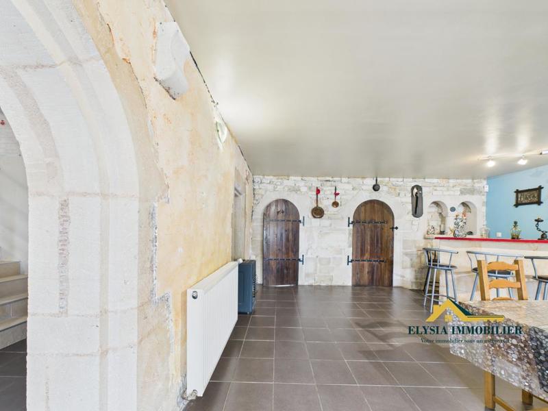 Demeure - 259 m² - 9 pièces