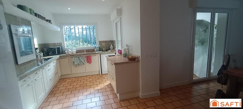 Maison - 140 m² - 5 pièces