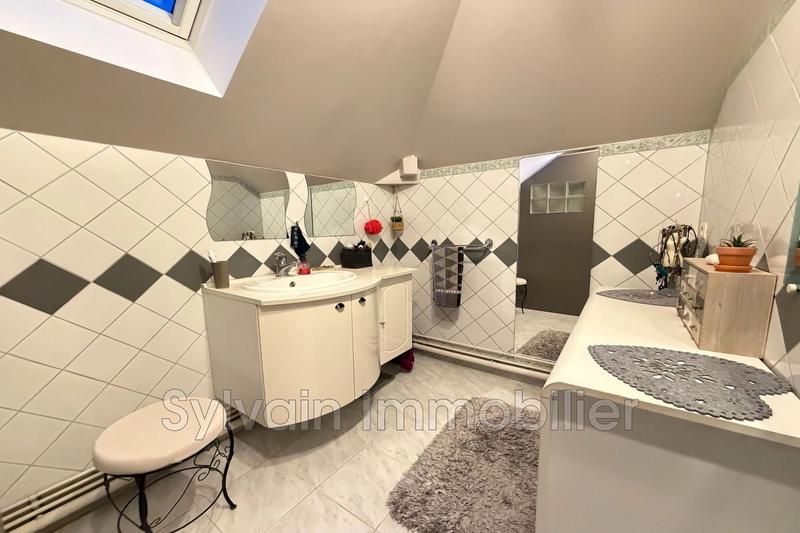 Maison - 180 m² - 6 pièces