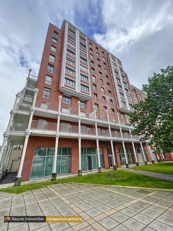 Appartement - 257 m² - 12 pièces