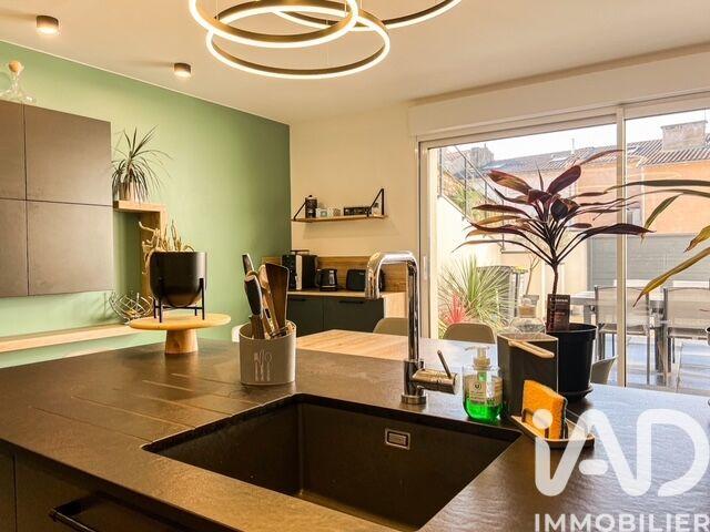 Maison - 203 m² - 7 pièces