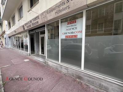 Local commercial - 185 m² - 10 pièces