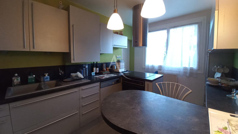 Appartement - 80 m² - 4 pièces