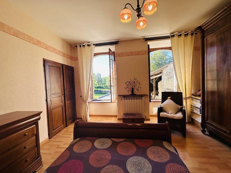 Maison - 190 m² - 8 pièces