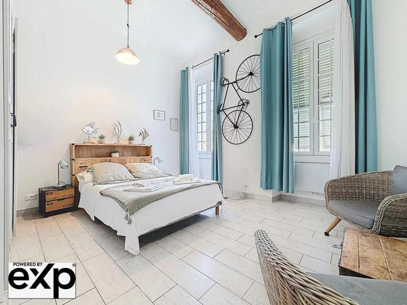 Appartement - 120 m² - 5 pièces