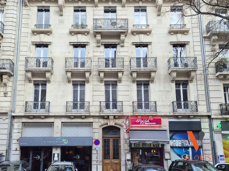 Appartement - 170 m² - 6 pièces