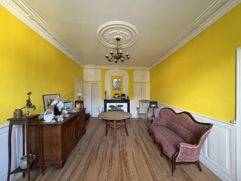 Maison - 300 m² - 10 pièces