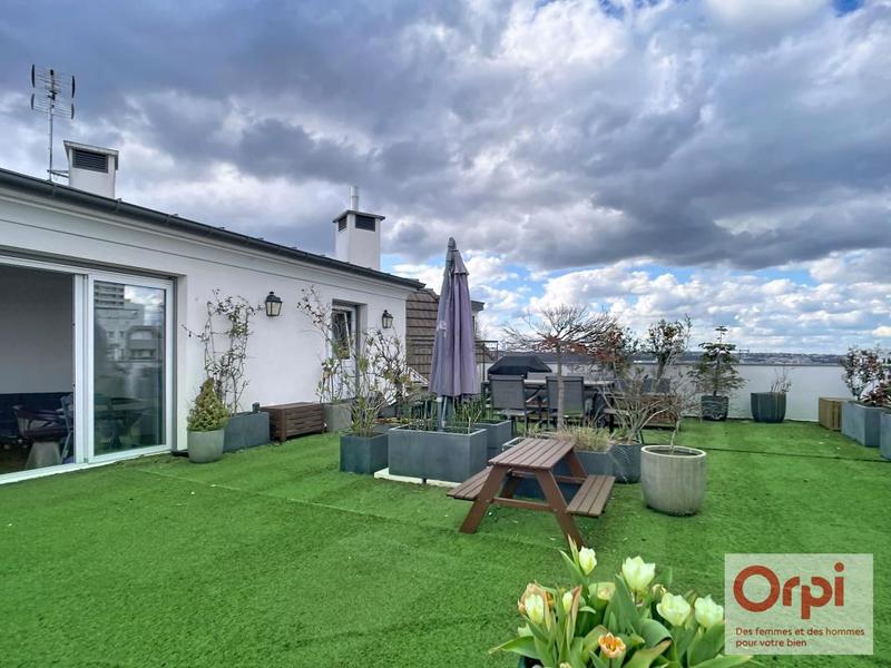 Penthouse - 77 m² - 3 pièces