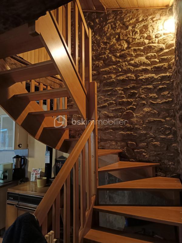 Maison - 270 m² - 8 pièces