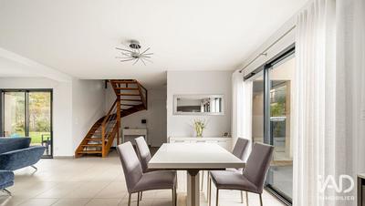 Maison - 163 m² - 7 pièces