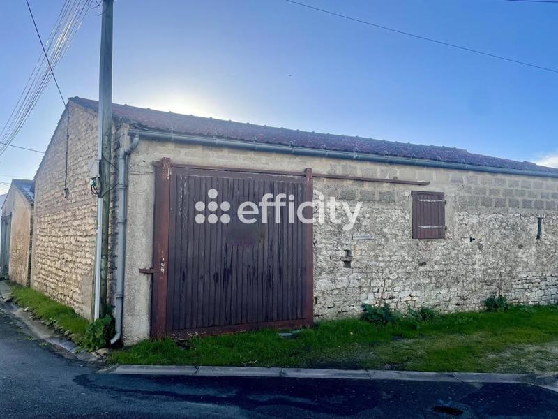 Parking / Garage - 77 m²