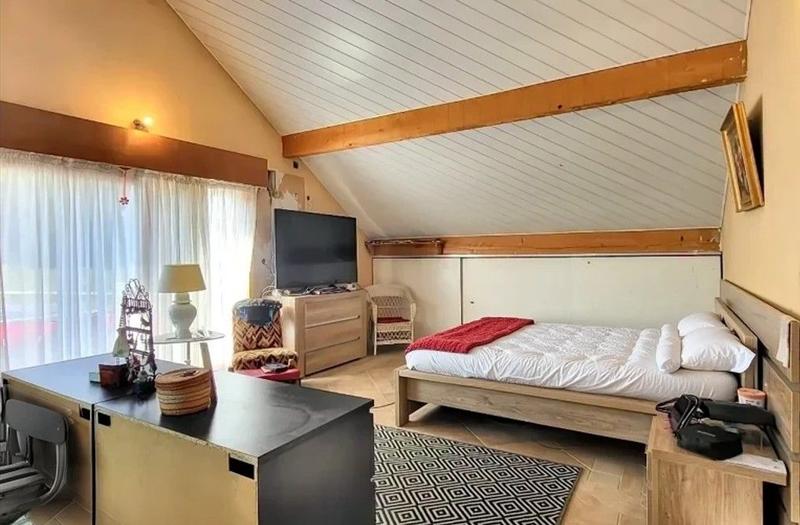 Maison - 250 m² - 9 pièces