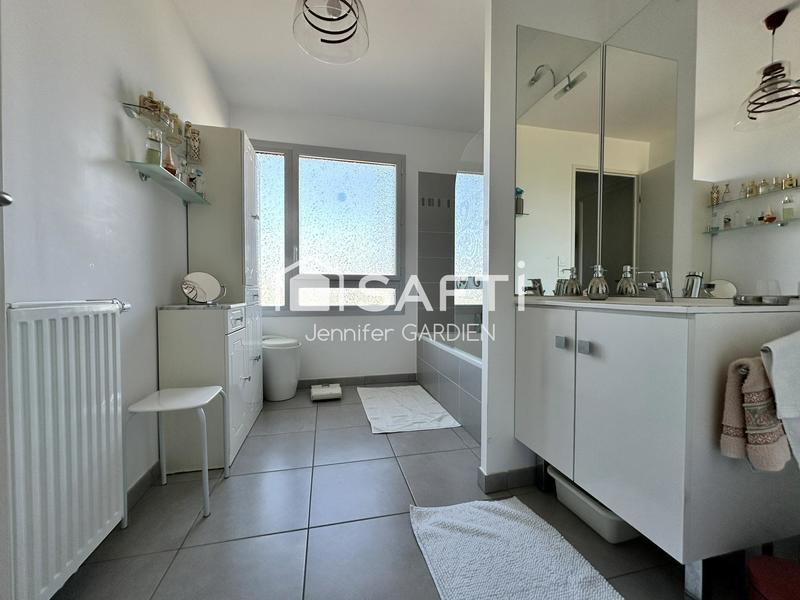 Appartement - 97 m² - 5 pièces