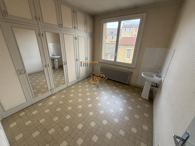 Maison - 230 m² - 8 pièces