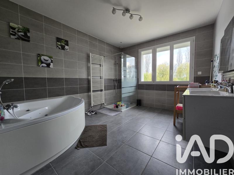 Maison - 222 m² - 7 pièces