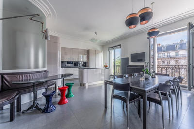 Appartement - 198 m² - 6 pièces