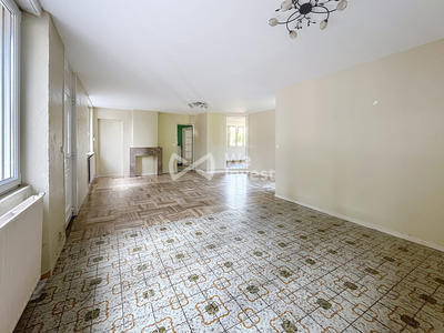 Maison - 200 m² - 8 pièces