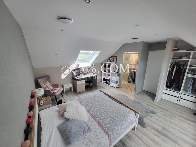 Maison - 230 m² - 10 pièces