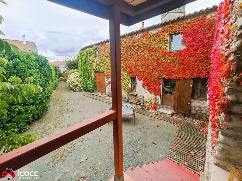 Maison - 300 m² - 9 pièces