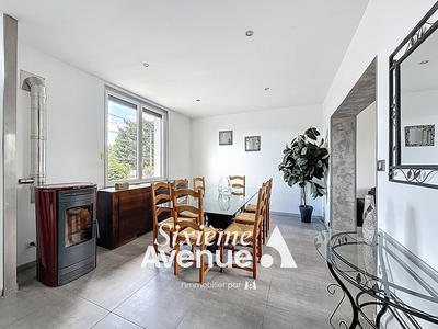 Maison - 111 m² - 4 pièces