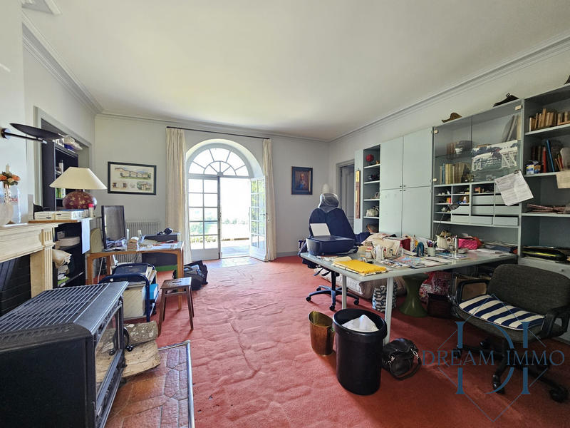 Maison - 420 m² - 11 pièces