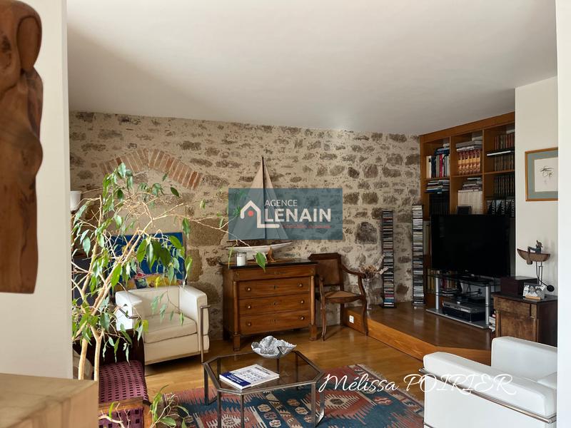 Maison - 241 m² - 9 pièces